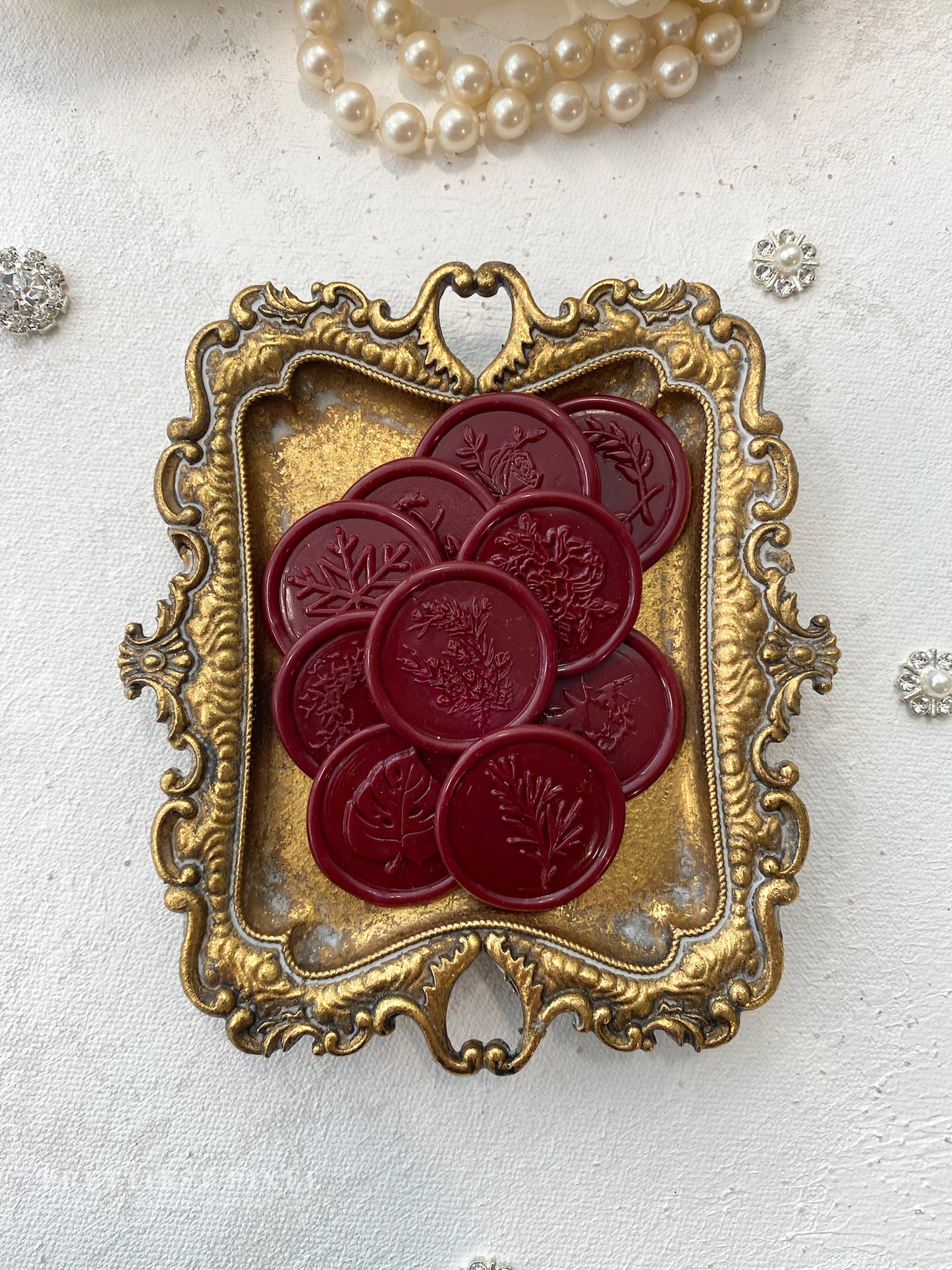 a picture of a bunch of buttons on a wall