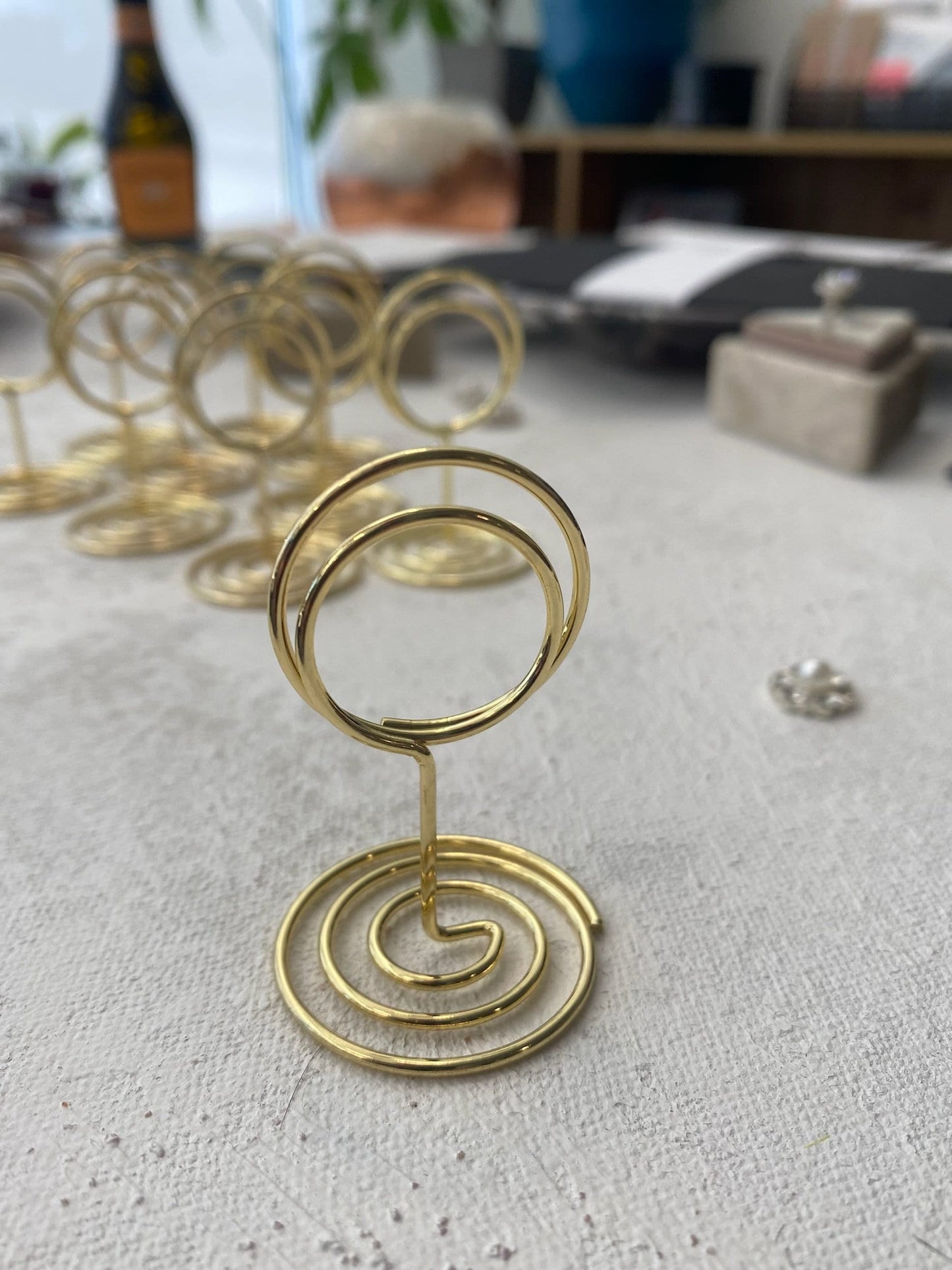 Gold Table Number Holders – Elegant 2 Inch Cardstock Display Stands for Weddings